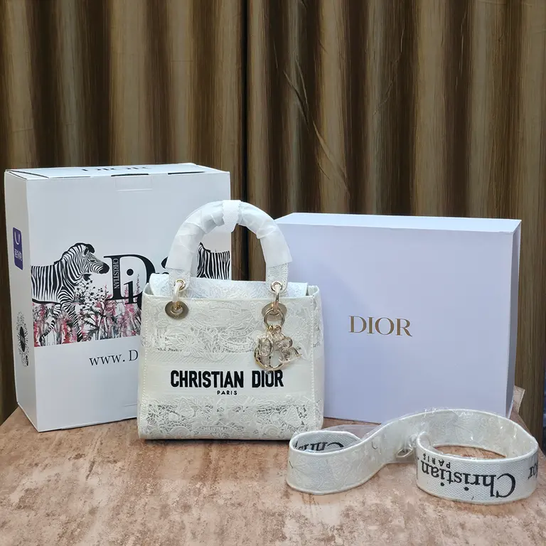 D!OR White Lace